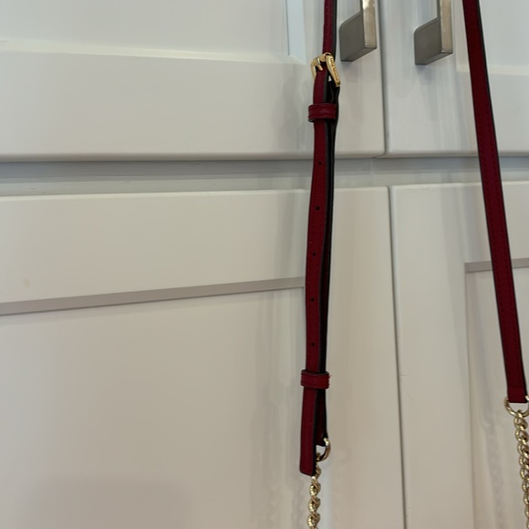 Genuine Michael Kors Phone Crossbody Handbag Multifunctional Small Red Gold Tone - Picture 4 of 8